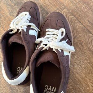 Brown color unisex sneakers! Almost brand new